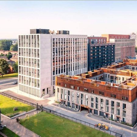 Luxury New Built Split-Level Flat With Rooftop Gardens Access Манчестър Екстериор снимка
