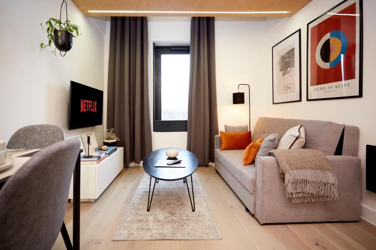 Luxury New Built Split-Level Flat With Rooftop Gardens Access Манчестър Екстериор снимка